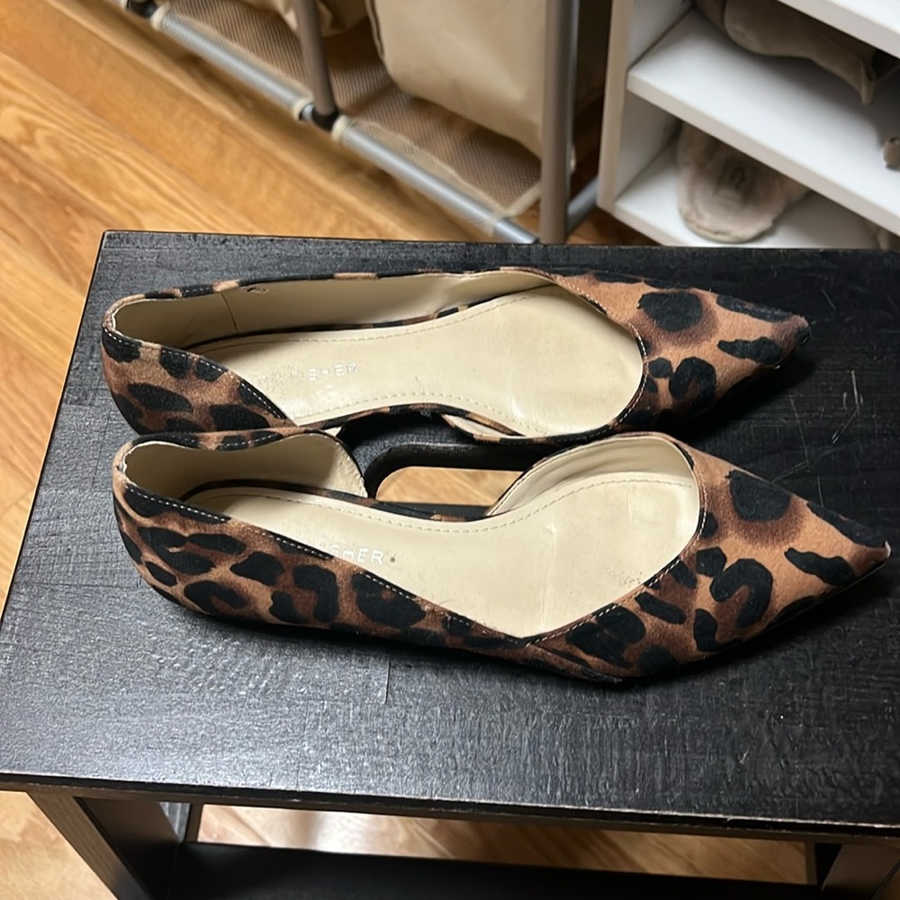 Marc Fisher pointed toe leopard flats. Some wear but perfect for work!